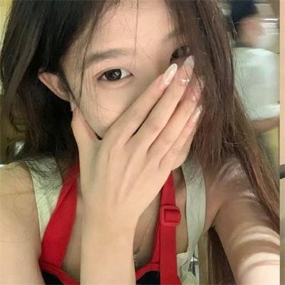 云雾笼罩的山峰